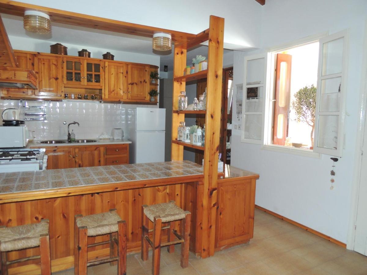 Villa Aloustina'S House Sými Esterno foto